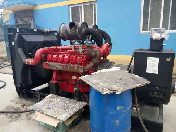 荷塘关于柴油发电机组水箱污垢的产生与清理