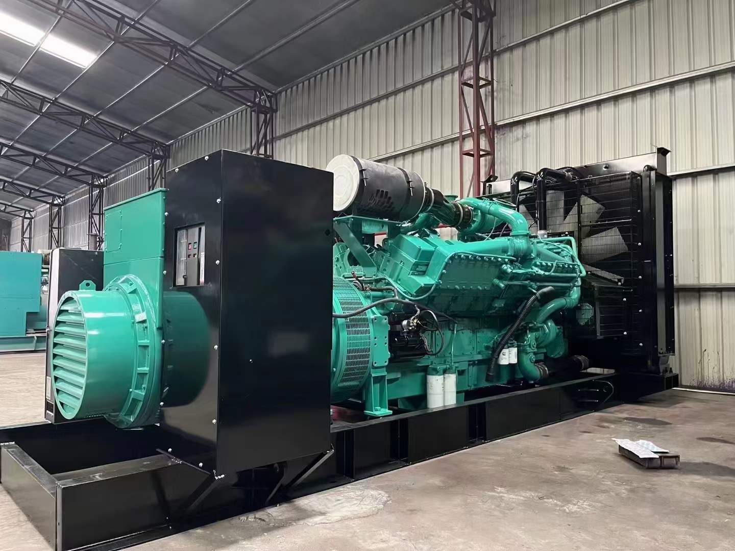 荷塘如何降低 800kW 柴油发电机输出电流的波动？
