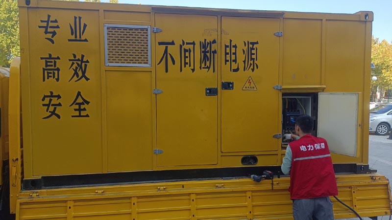 荷塘柴油发电机组和UPS电源配合使用时，如何避免切换过程中的电力中断？