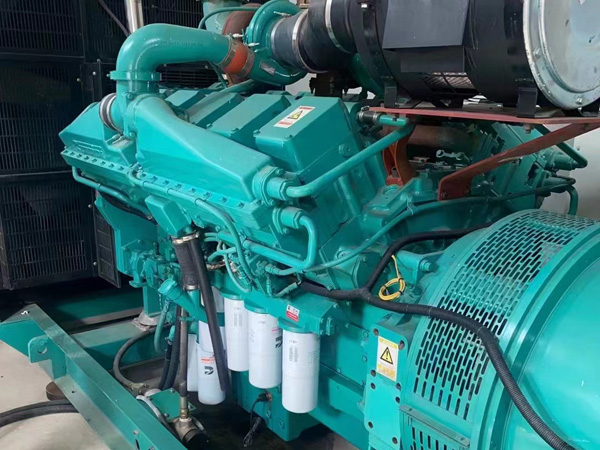 荷塘更换100kW柴油发电机组机油时，需要注意哪些事项？